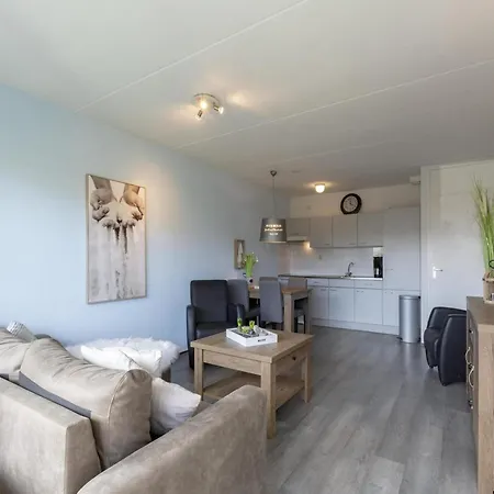 Lovely With Patio Apartment *